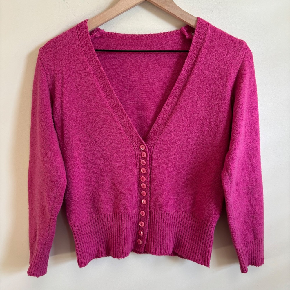 Magenta Pink V-Neck Button Down Cropped Cardigan Sweater Ribbed Trim